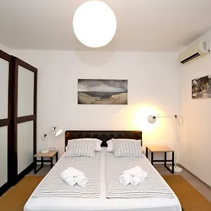 https://studio-apartment-vito.hotelinzadar.com